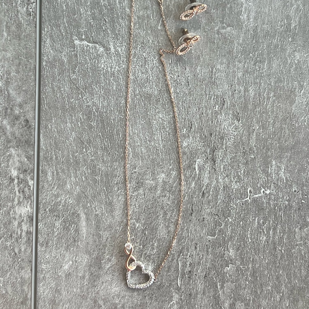 Swarovski infinity set (1 necklace and 1 pair of earrings)